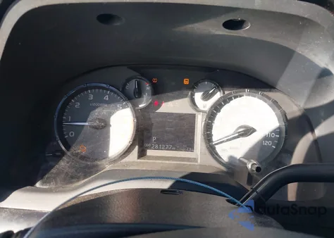 2016 Toyota Tundra Sr 4.6L V8 z USA, uszkodzony, nr VIN 5TFRM5F12GX104998